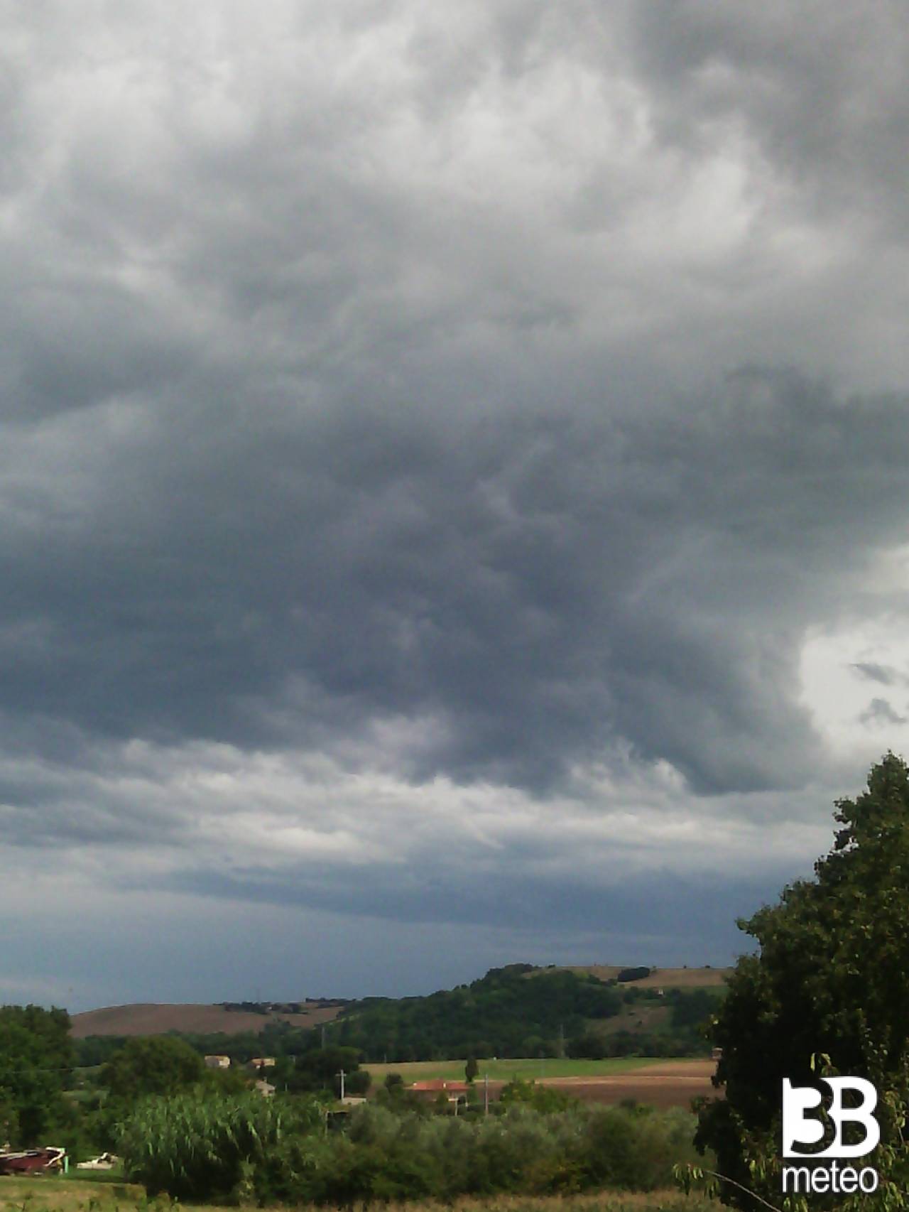 Meteo Urbino: molte nubi giovedì, qualche possibile rovescio ... - 3bmeteo