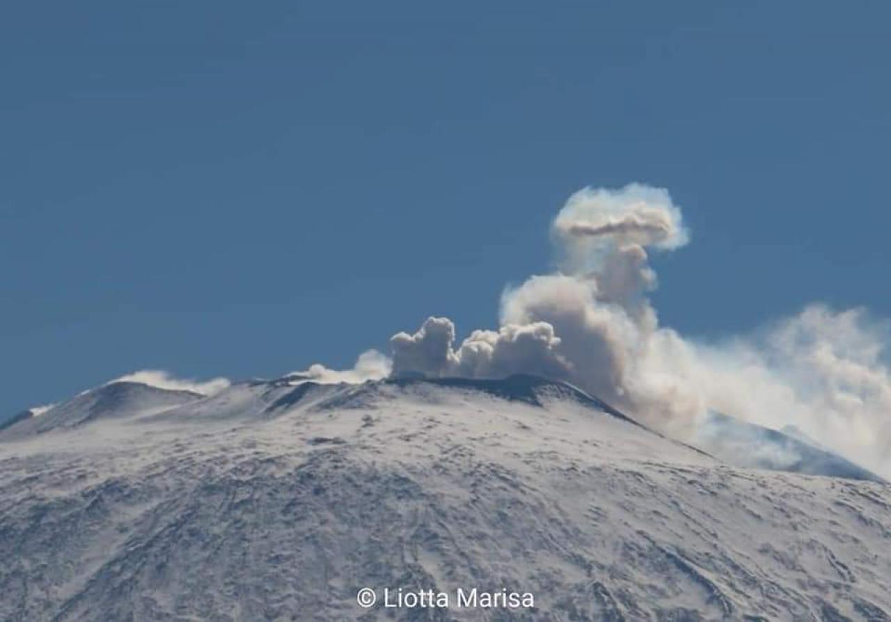 Anello di vapore - Etna. Foto di Liotta Marisa