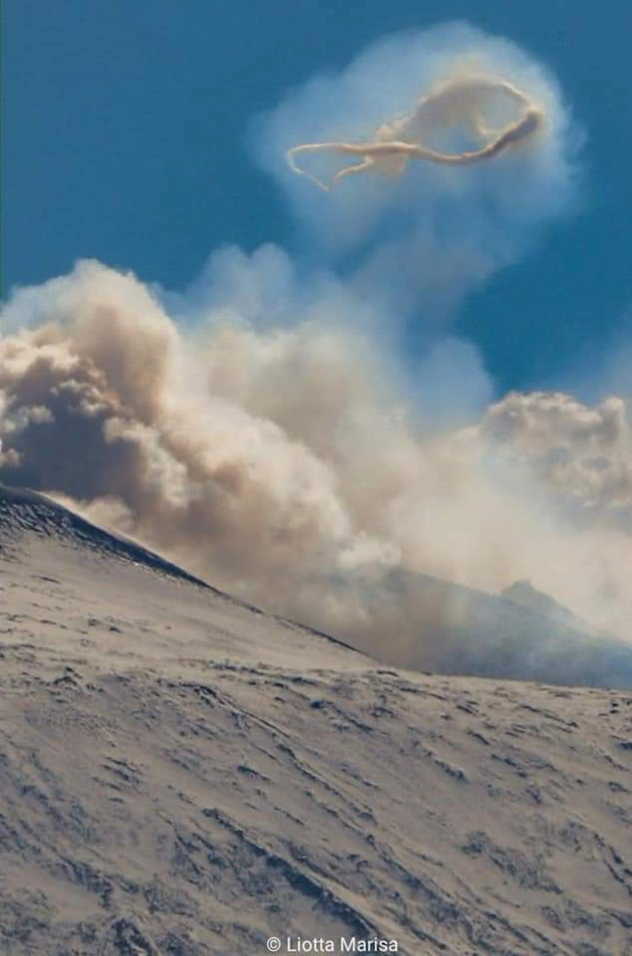 Anello di vapore sopra l'Etna - Foto di Liotta Marisa