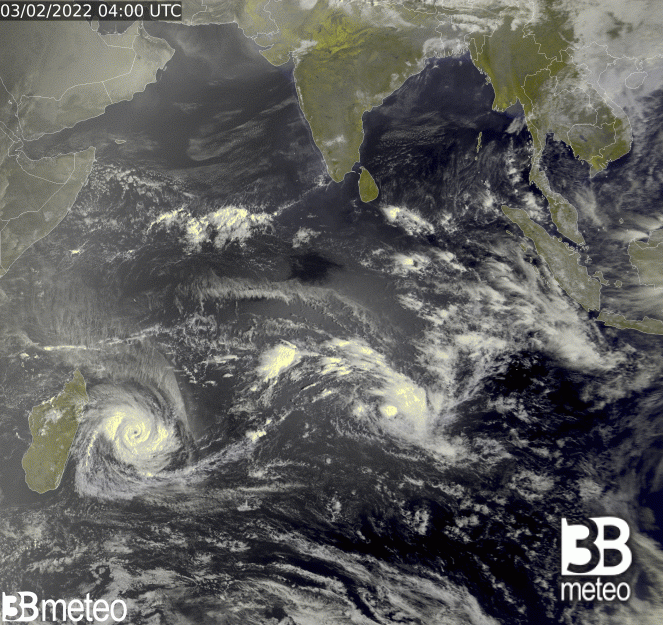 ciclone Batsirai visto dal satellite
