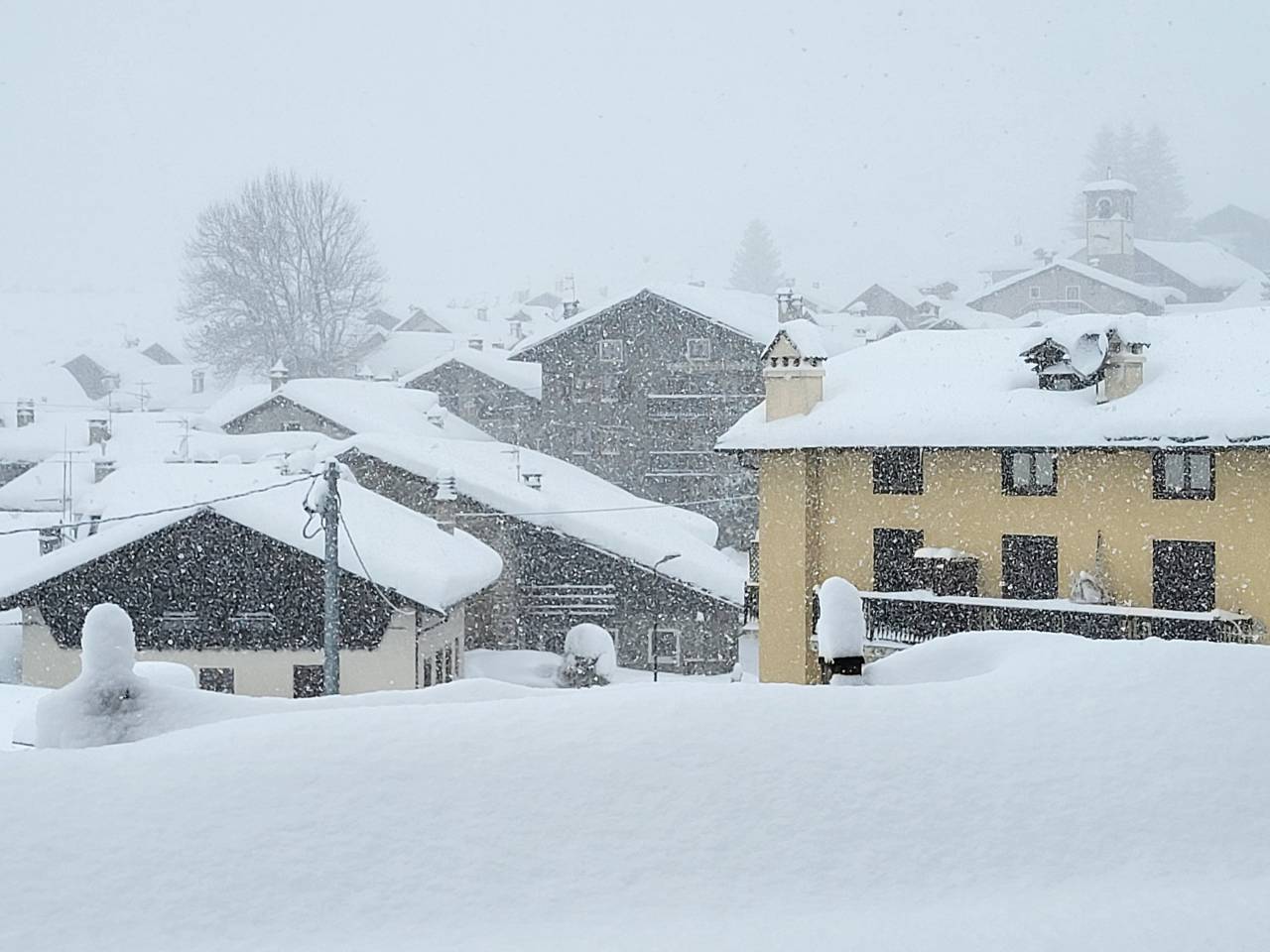 Vädernyheter, Kraftigt snöfall i Alperna
