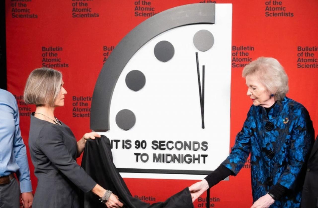 Doomsday Clock, il giorno del giudizio - mancano solo 90 secondi 