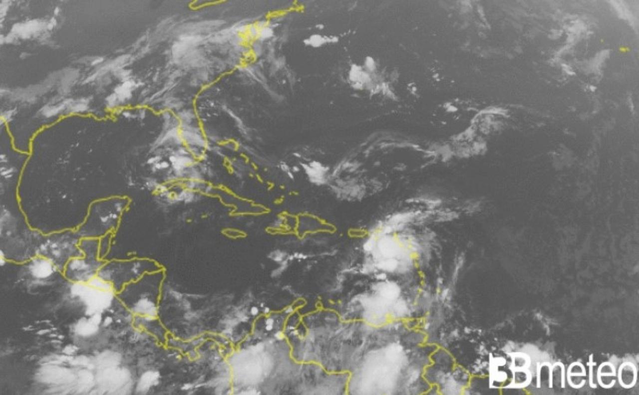 A mediados de agosto.  Situación de los satélites sobre el Caribe