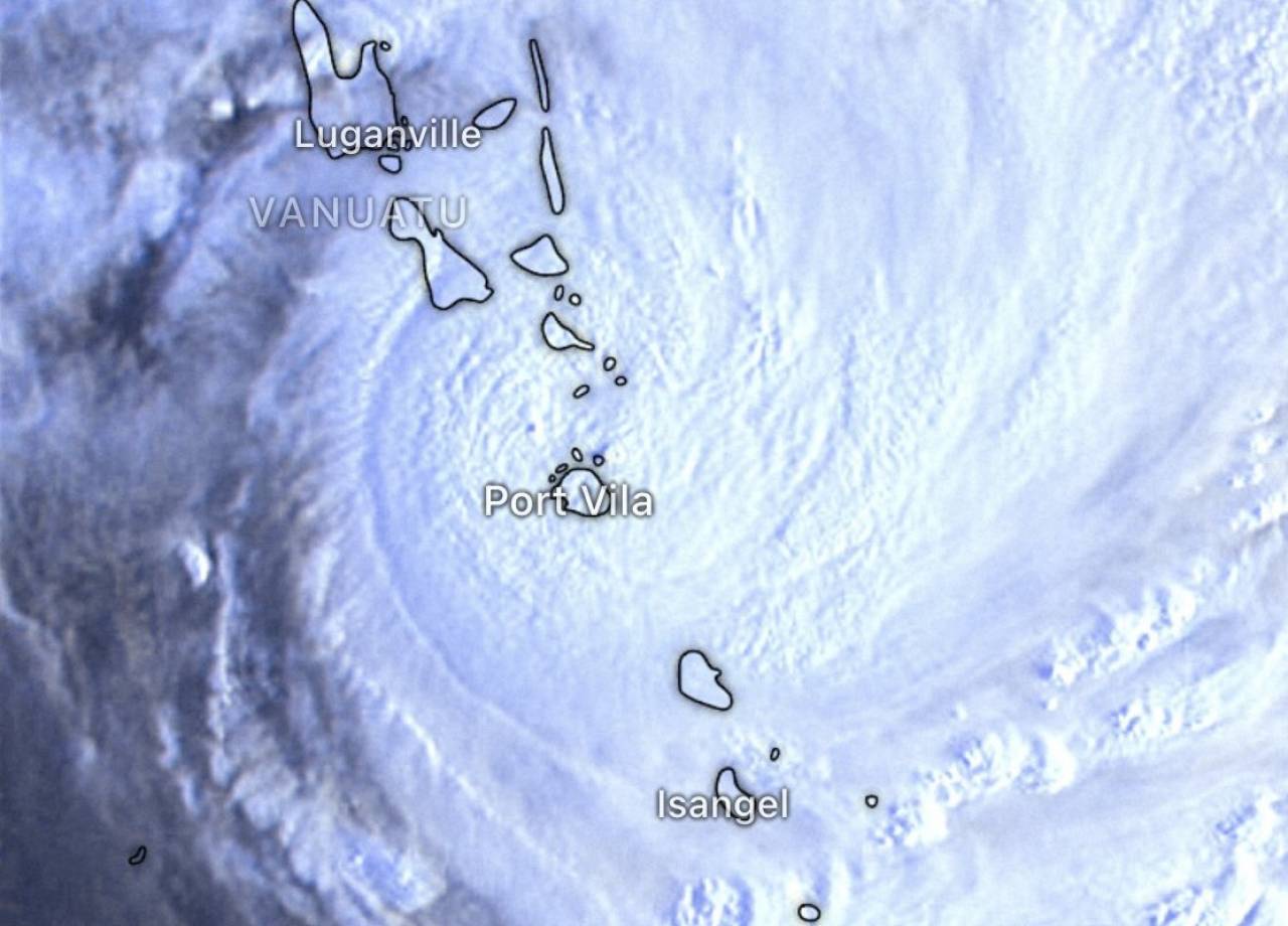 Il centro del ciclone tropicale Judy visto dal satellite