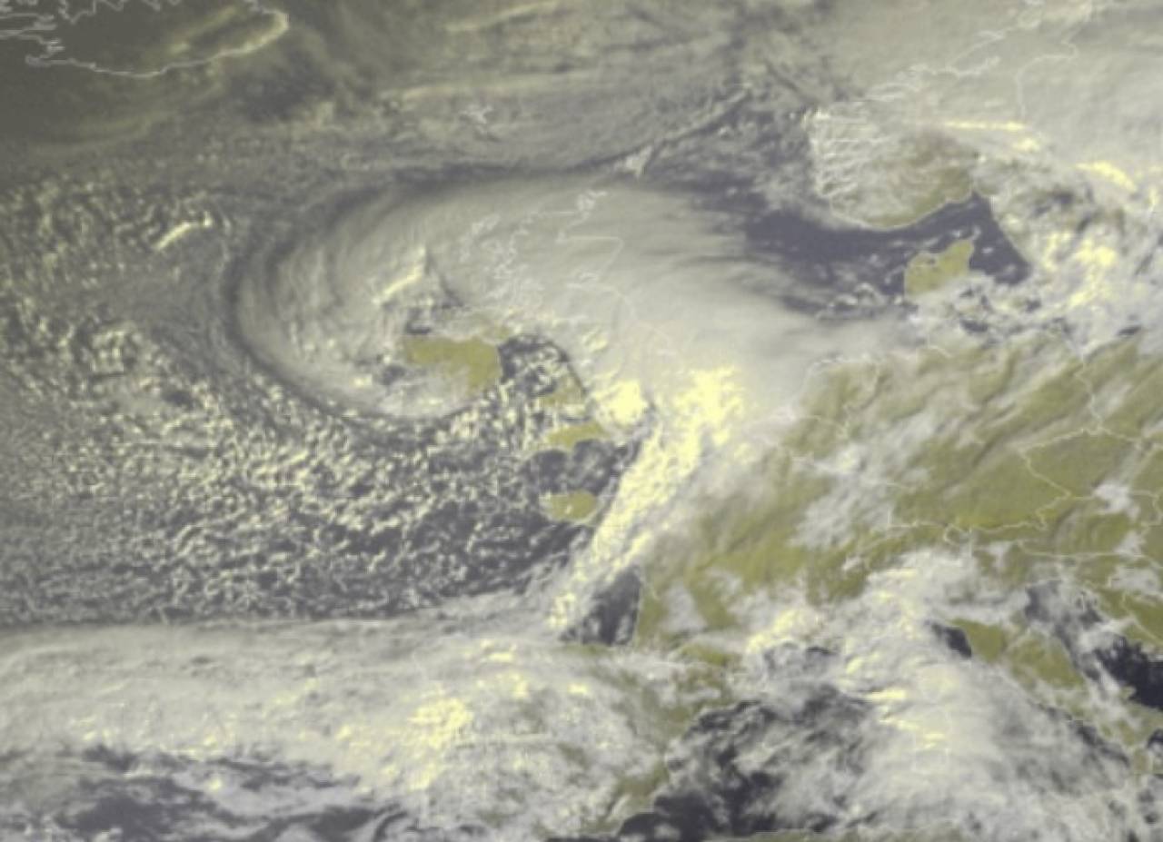 Il ciclone Nael visto dal satellite