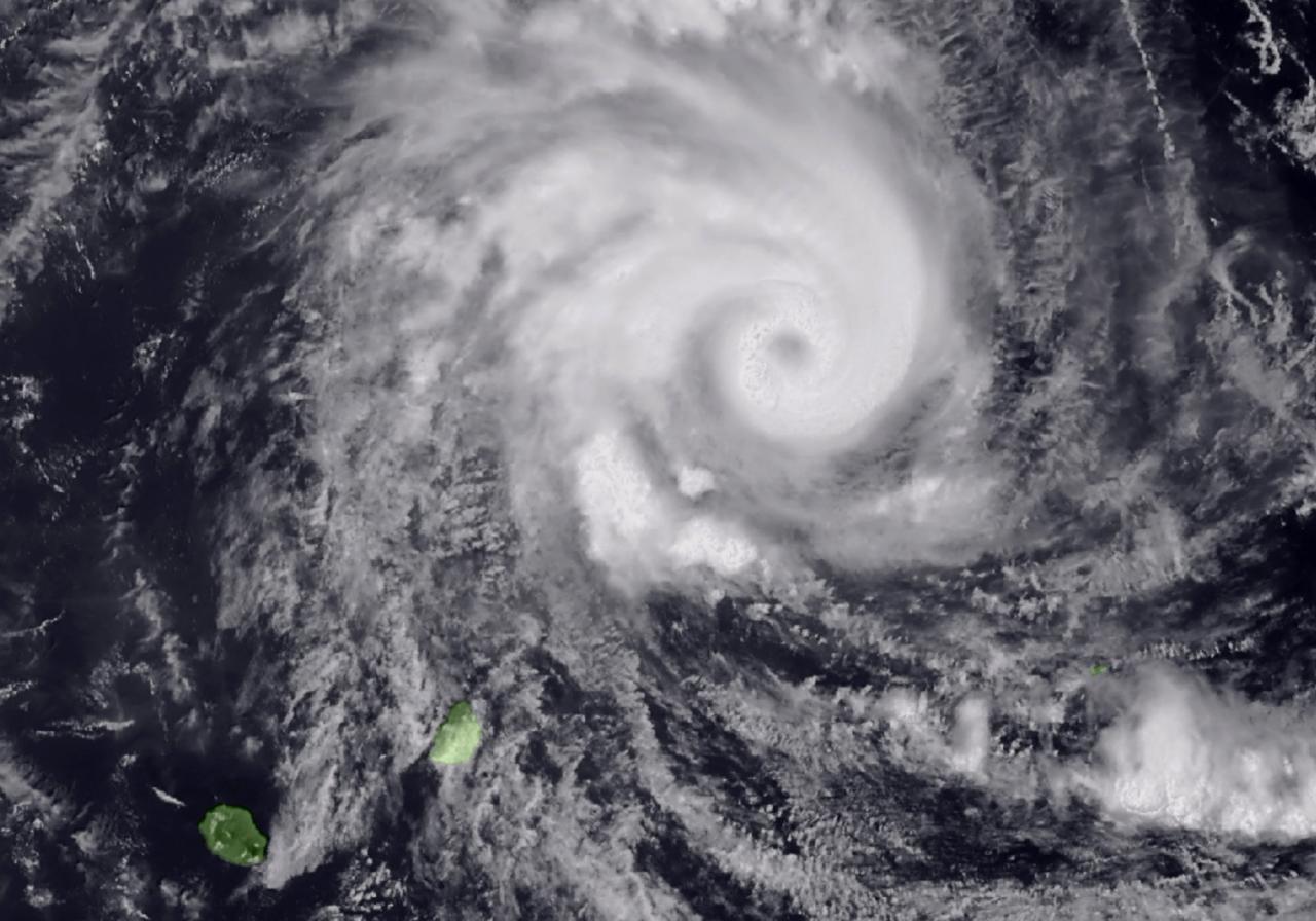 Il ciclone tropicale Batsirai visto dal satellite
