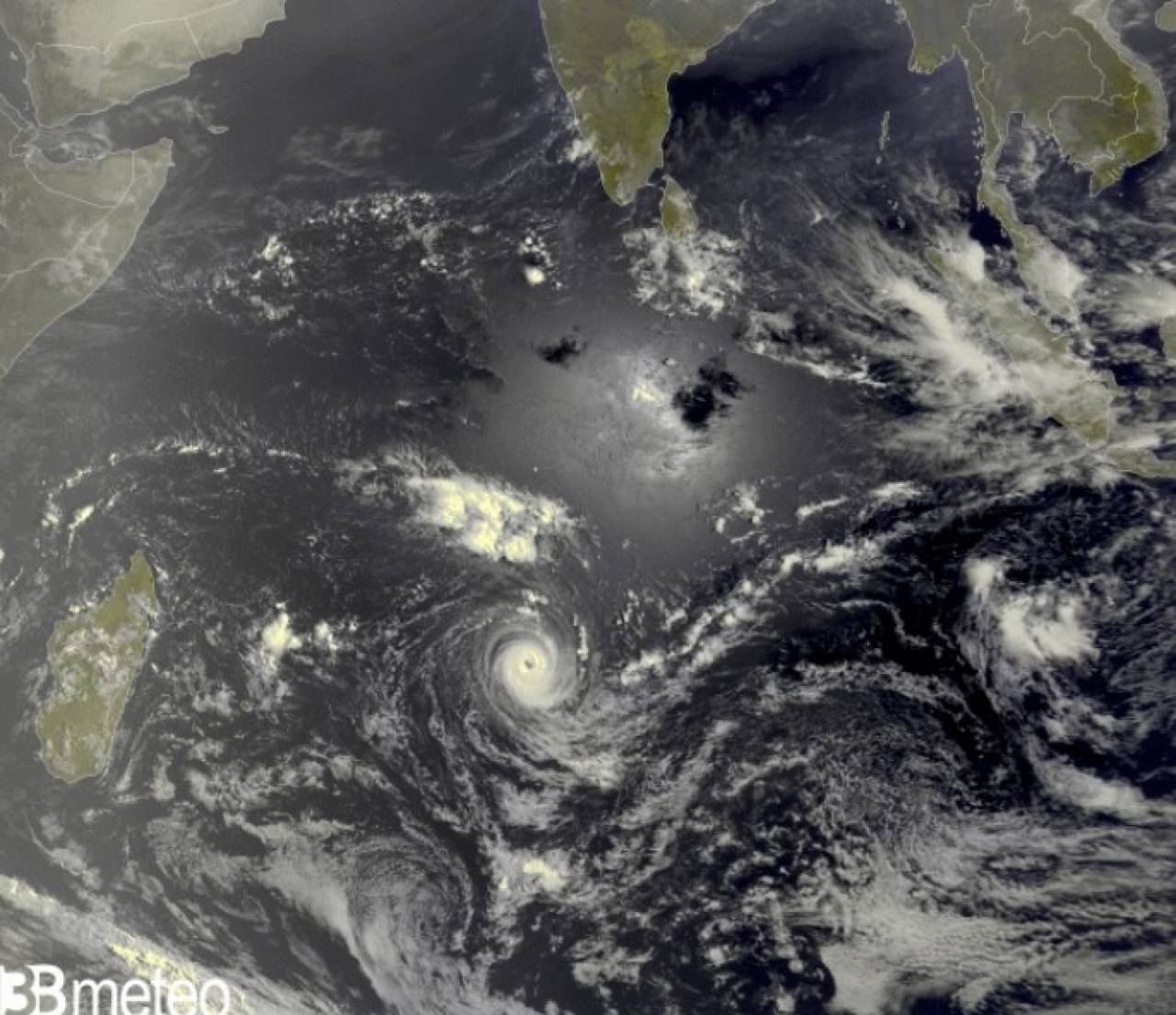 Il ciclone tropicale Habana visto dal satellite