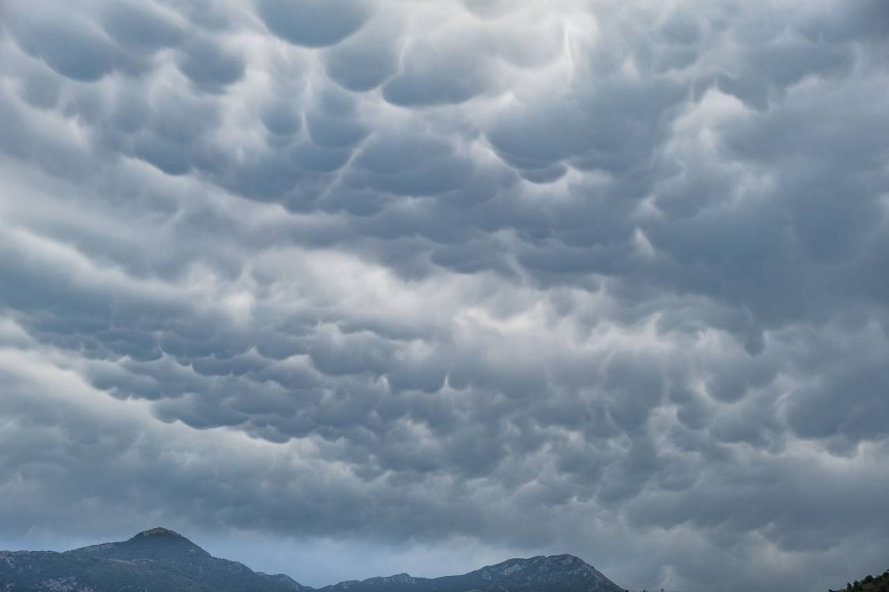 Il cielo a Salerno alle ore 9 (Foto di Angelo Concilio)