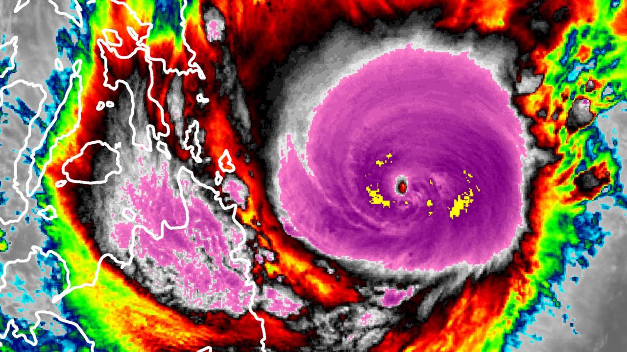 Il super tifone Rai visto dal satellite