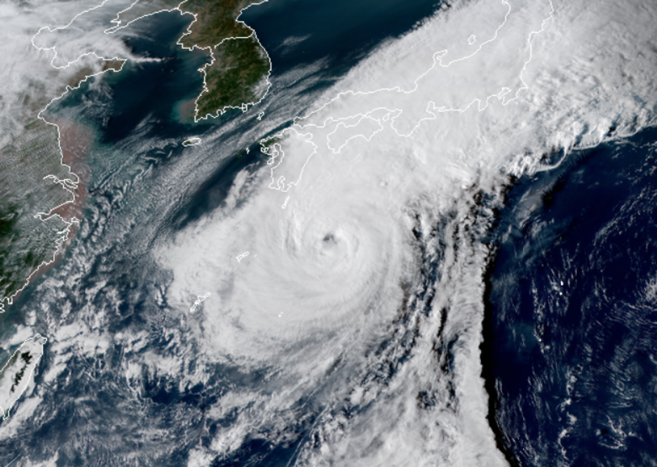 Il tifone Chan-Hom visto dal satellite