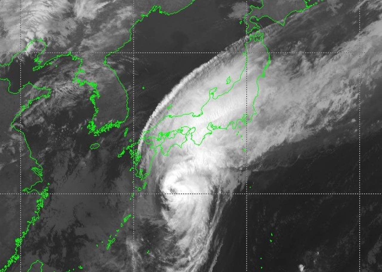 Il tifone Chan-Hom visto dal satellite