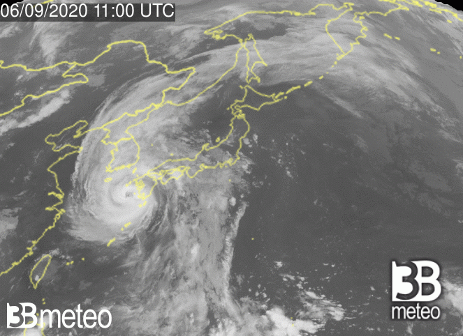 Il tifone Haishen visto dal satellite