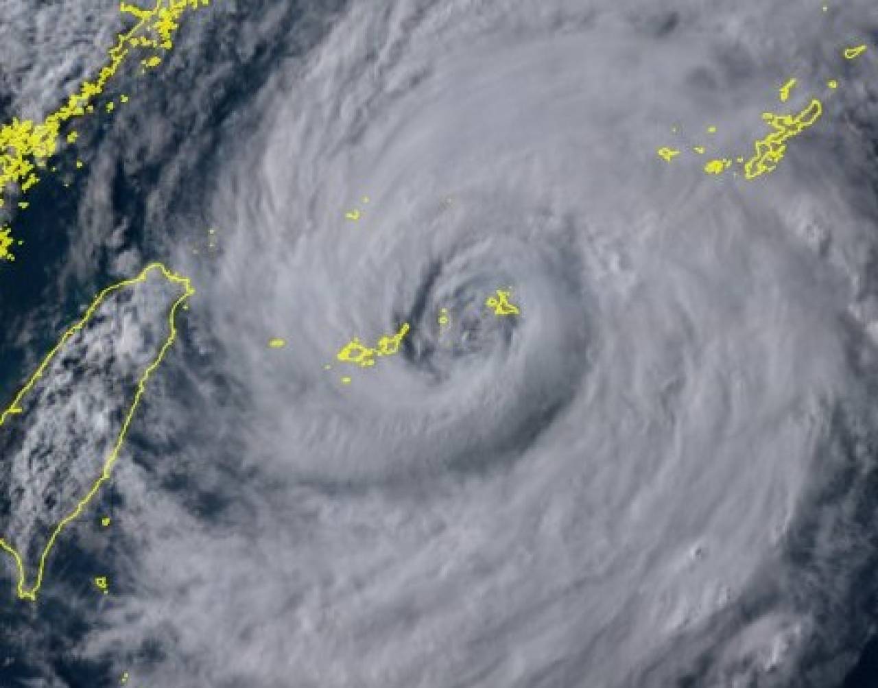 Il tifone In-Fa visto dal satellite