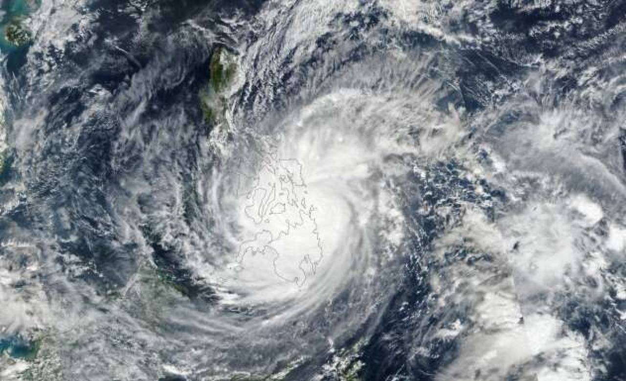 Il tifone Rai durante il suo passaggio sulle Filippine