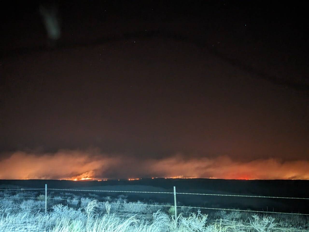 Incendi devastanti in Texas (Fonte immagine: @WesleyLuginbyhl via X)