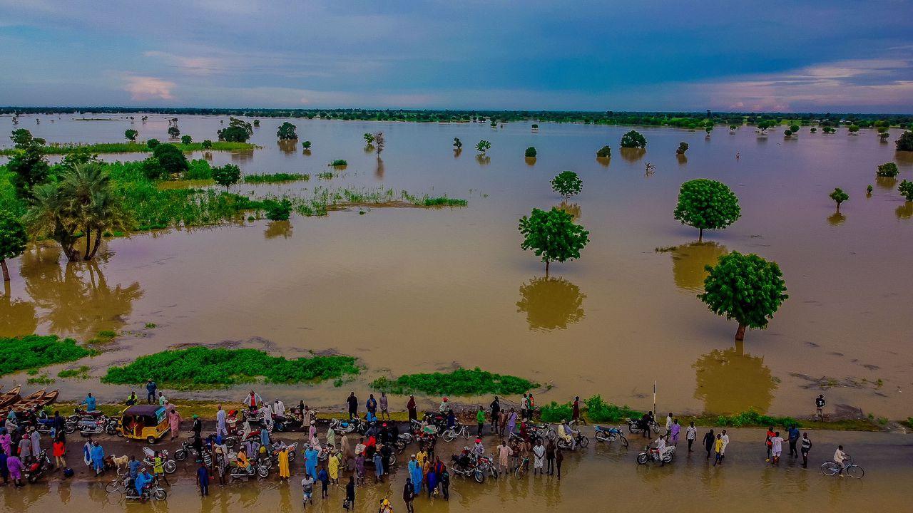 Inondazioni in Nigeria a settembre 2022 (Fonte immagine: @Mozey_ji via twitter)