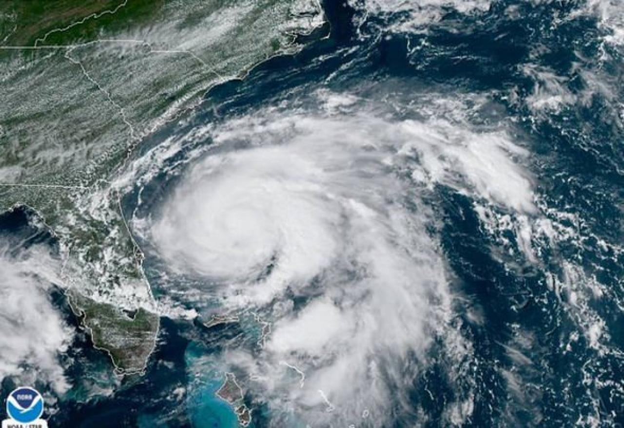 L'uragano Humberto visto dall'occhio del satellite, fonte NOAA