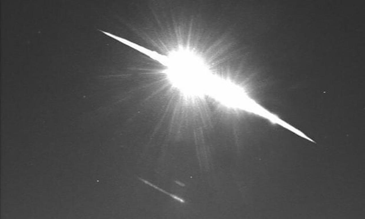 La meteora di domenica sera nel Regno Unito (Fonte immagine: UK Meteor Network)