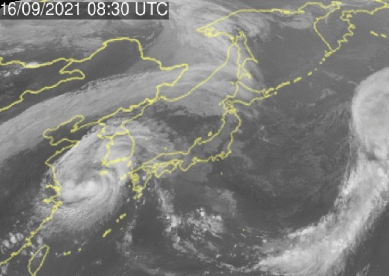 La tempesta Chanthu verso Corea del Sud e Giappone