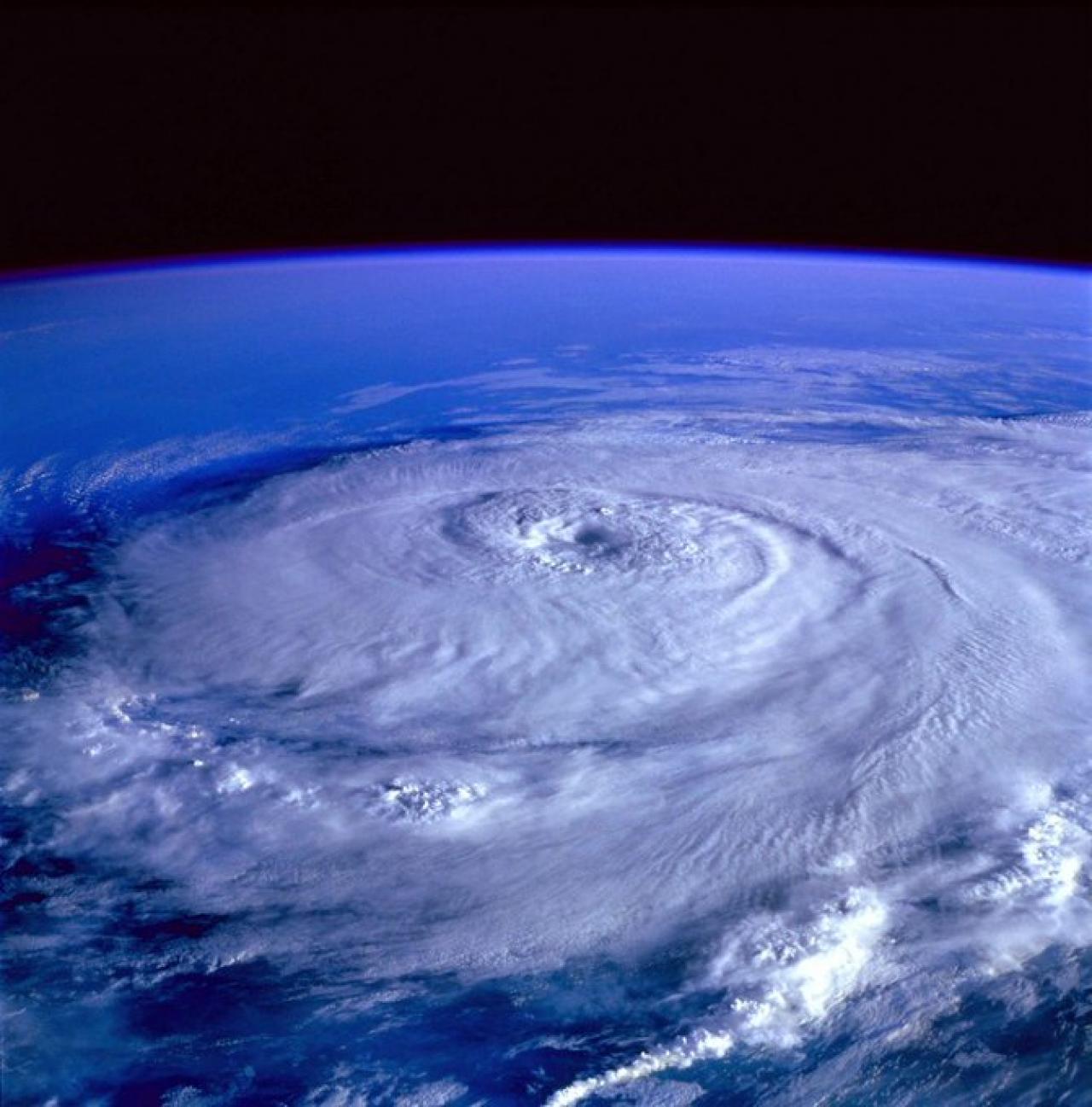 La tempesta Mangga vista dal satellite