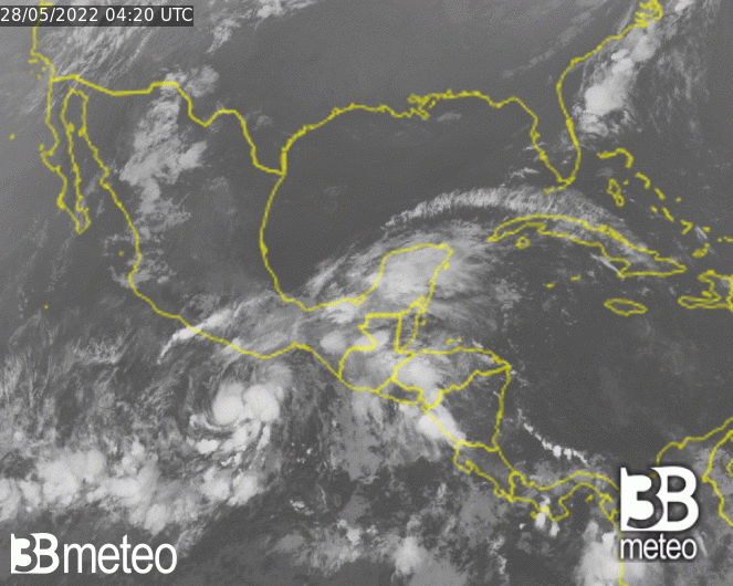 La tempesta tropicale Agatha vista dal satellite