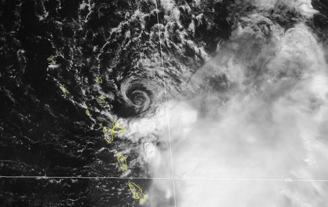 La tempesta tropicale Philippe vista dal satellite