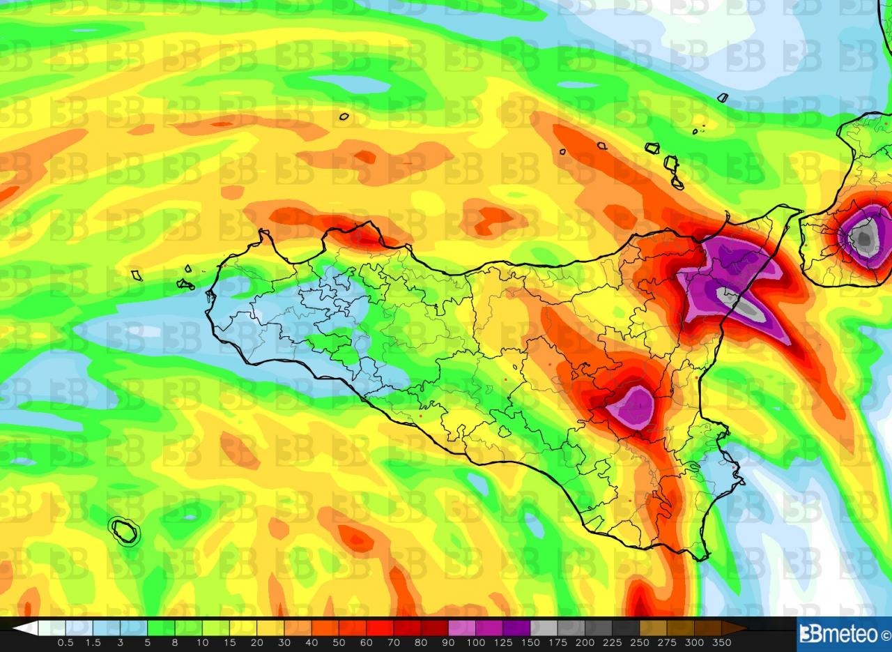 Maltempo in Sicilia: le cumulate pluviometriche (mm) attese tra il pomeriggio odierno e la prima parte della giornata di giovedì. In rosso-viola le aree a maggior rischio fenomeni di forte intensità