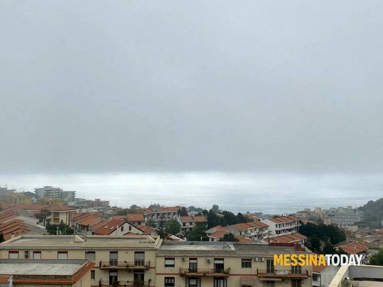 Messinatoday, la nebbia che avvolge la città di Messina