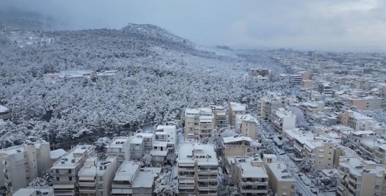 Neve ad Atene