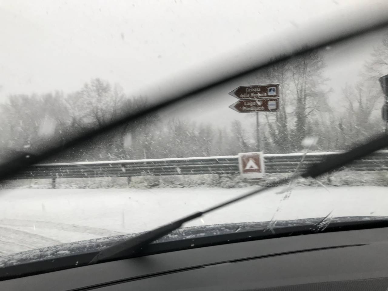 Neve al confine tra Umbria e Lazio (Fonte: forum lineameteo)