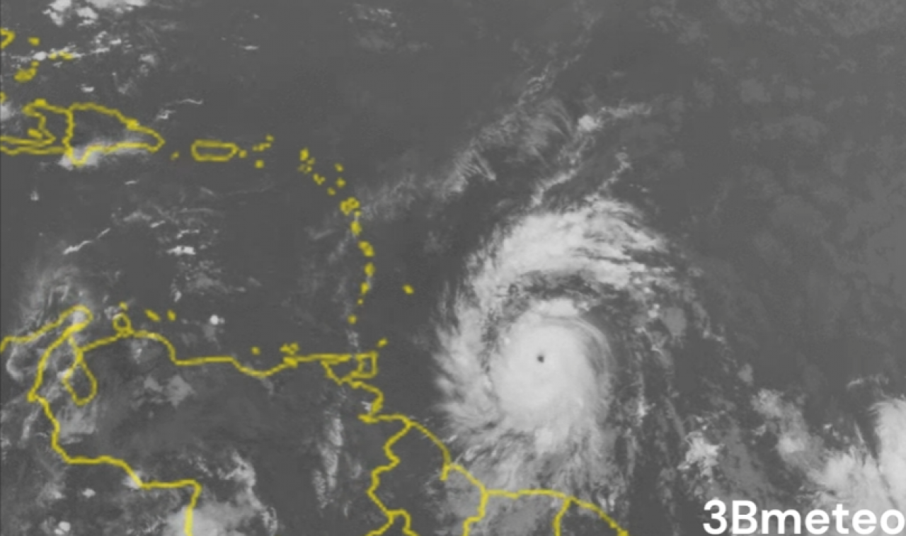previsão do tempo.  Histórico Beryl, um furacão de categoria 4 em junho.  Alerta Caribenho «3B Meteo