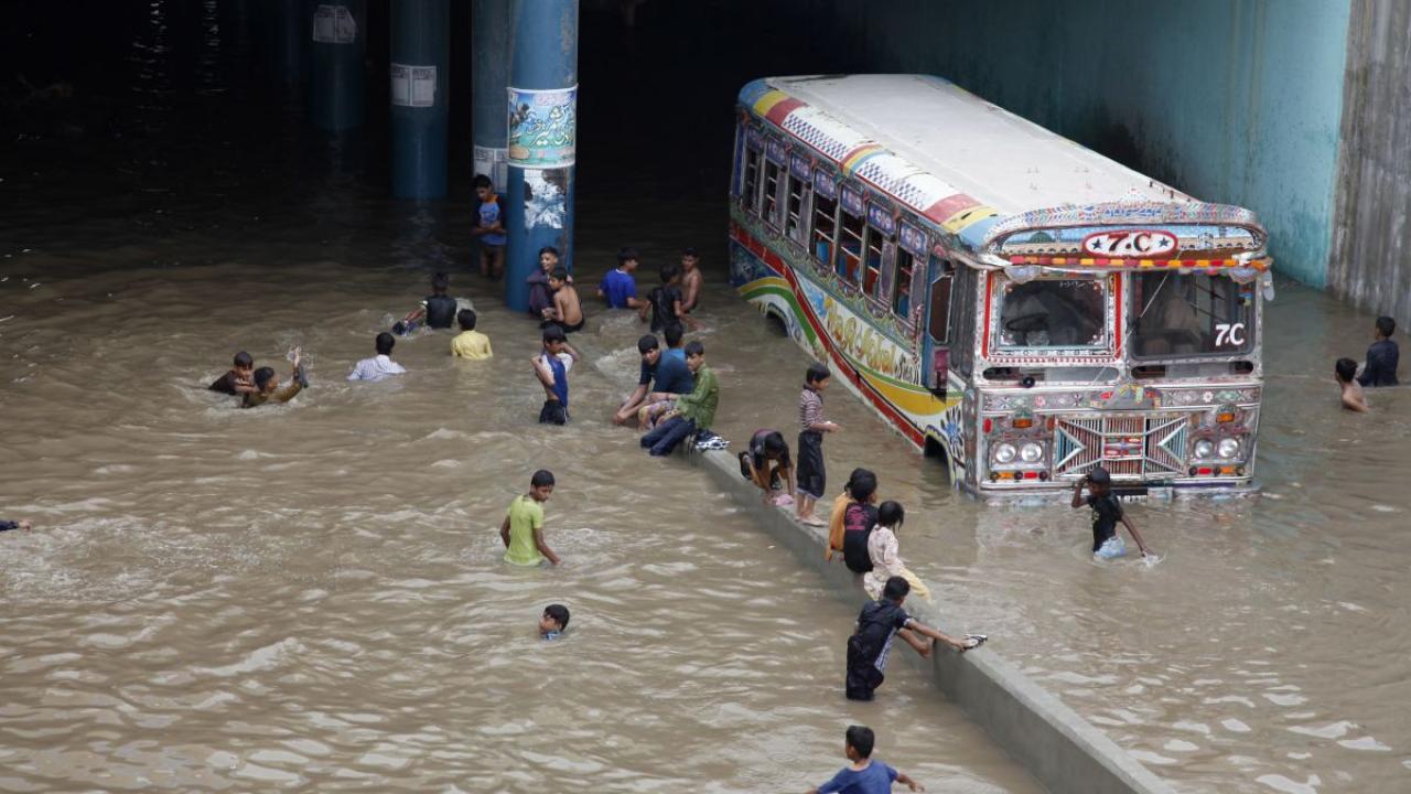 Violente piogge e alluvioni in Pakistan, 41 vittime nella città di Karachi