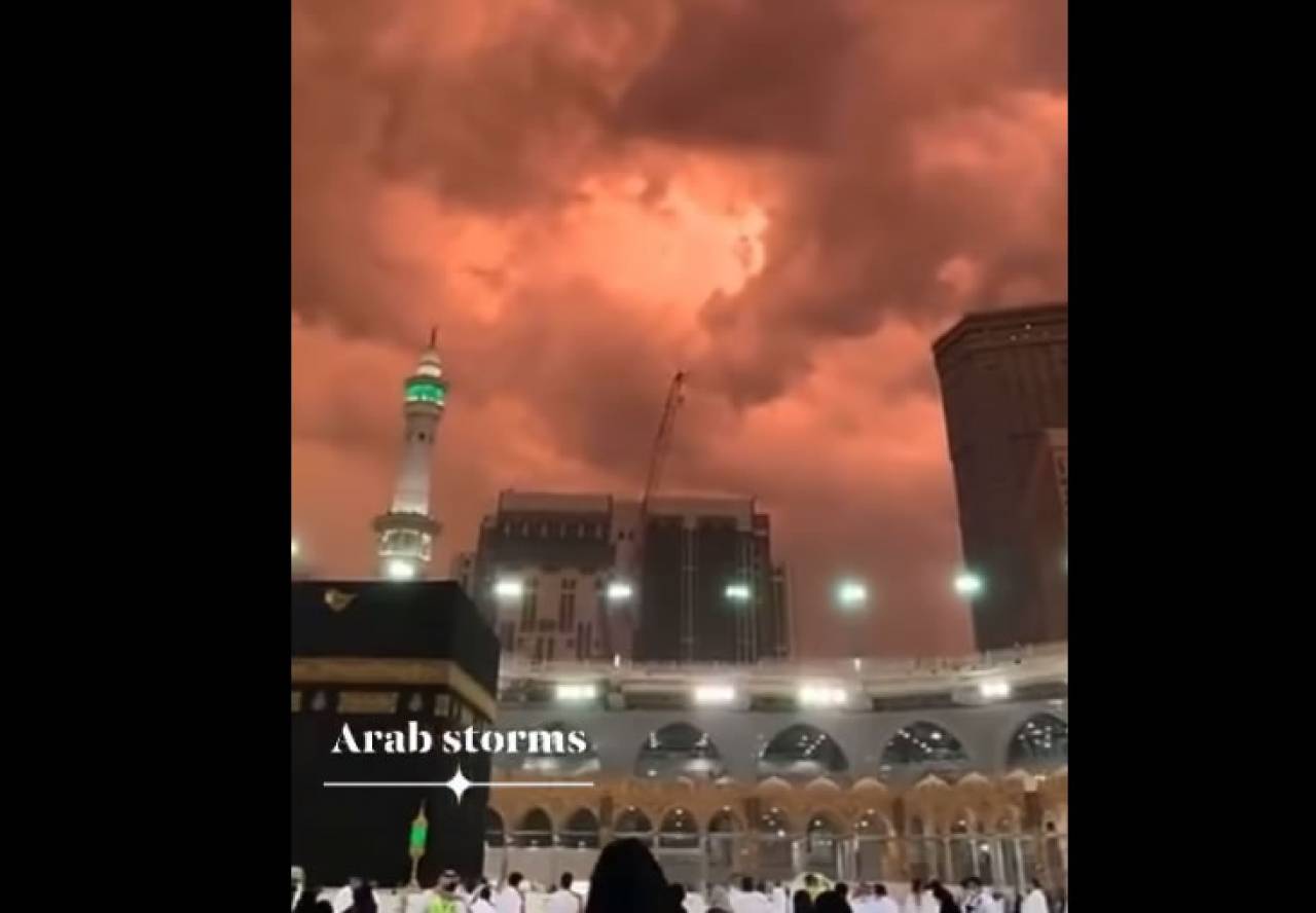 Violento temporale con grandine sommerge La Mecca