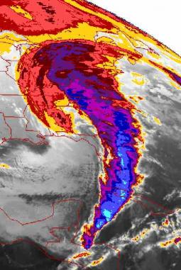 Spettacolare immagine della Tempesta del Secolo avvenuta tra il 11 ed il 15 Marzo 1993, che causò oltre 300 morti e nevicate record su tutti gli USA nordorientali.