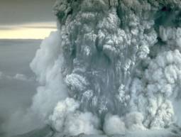 Se si risvegliasse, il vulcano esploderebbe come il Pinatubo nel 1991