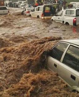 Alluvione a Johannesburg (fonte news24.com)