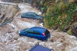 Alluvione a Tenerife: strade trasformate in fiumi