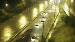 Alluvione lampo a Toronto: ecco come si presentavano le strade del Don Valley Parkway