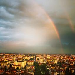 Arcobaleno su Bergamo dopo il violento temporale di ieri. Foto: Nikos Chiodetto.