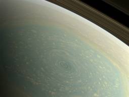 Una terza immagine della sonda Cassini