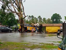 Mondo - La tempesta tropicale Remal impatta tra Bangladesh e India
