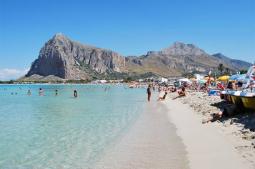 Bandiere Blu 2024: l Italia si conferma eccellenza del Turismo Sostenibile. Ben 485 spiagge nel 2024