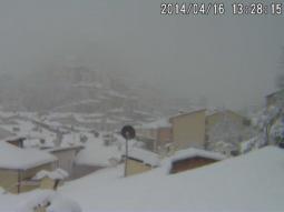 Rovesci di neve a tratti abbondanti sull'Appennino, qui siamo a Roccapia, Abruzzo