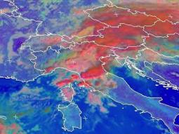 Forti temporali sulle coste toscane visti dal satellite EUMETSAT