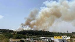 Cronaca Lazio - Grave incendio a Roma Ovest, esplosioni e fiamme sulle ville [in aggiornamento]