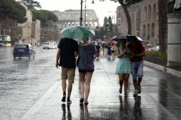 Maltempo e temporali sul Lazio, a Roma tempo in miglioramento