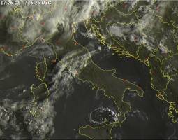 Nubi al Nord e acquazzoni in Lombardia, sereno al Sud