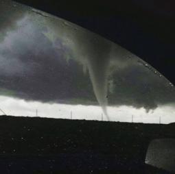 Uno dei quattro tornado di Martedì pomeriggio (fonte: eswd.eu)