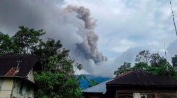 Indonesia - Eruzione improvvisa del vulcano Marapi a Sumatra, vittime e dispersi. Video