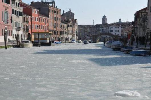 Ghiaccia la laguna di Venezia